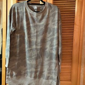 Tunic length sweatshirt